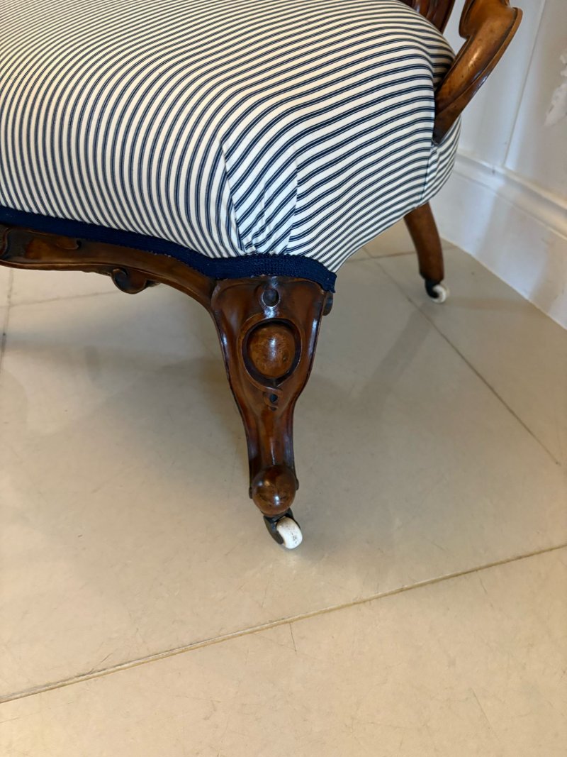 Superb Quality Carved Walnut Antique Victorian Ladies Chair - Image 7